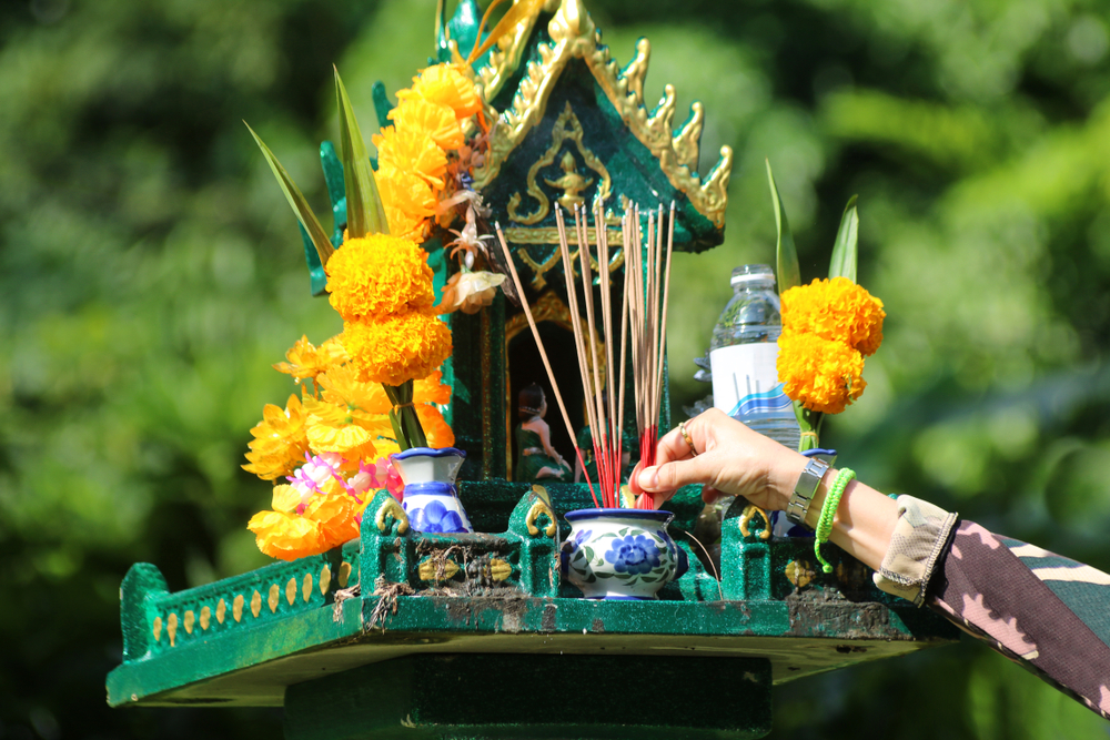 การไหว้เจ้าที่