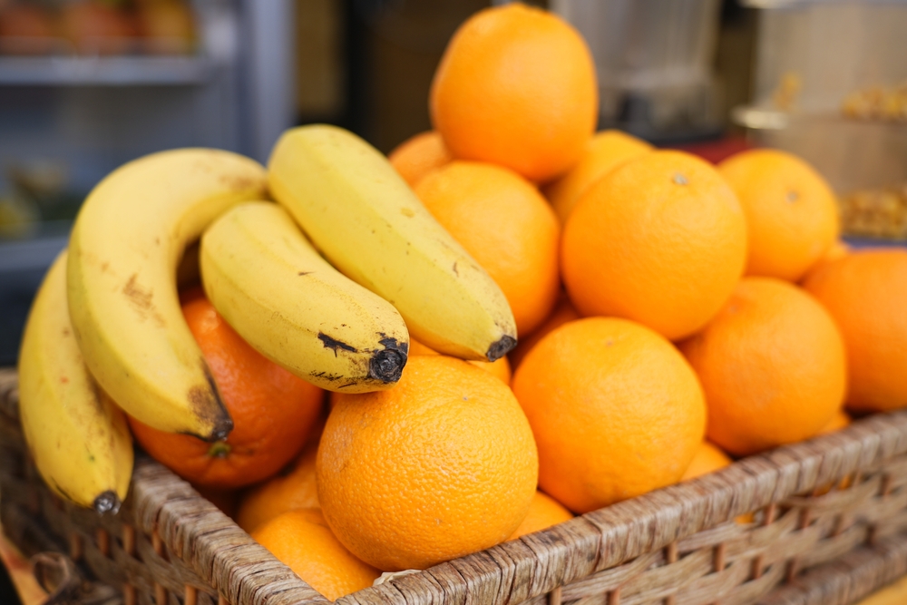 กล้วยหอมและส้มสำหรับไหว้เจ้าที่