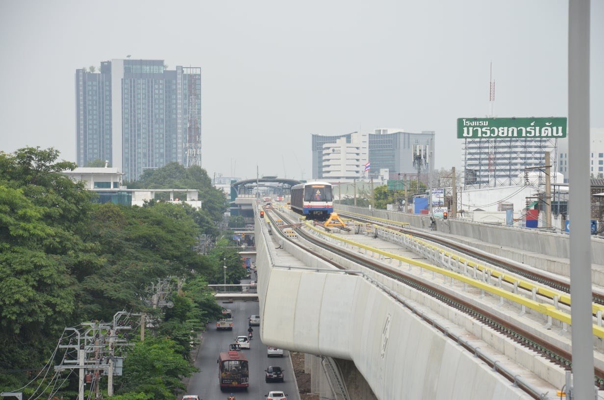 รถไฟฟ้าสายสีเขียว-5.jpg