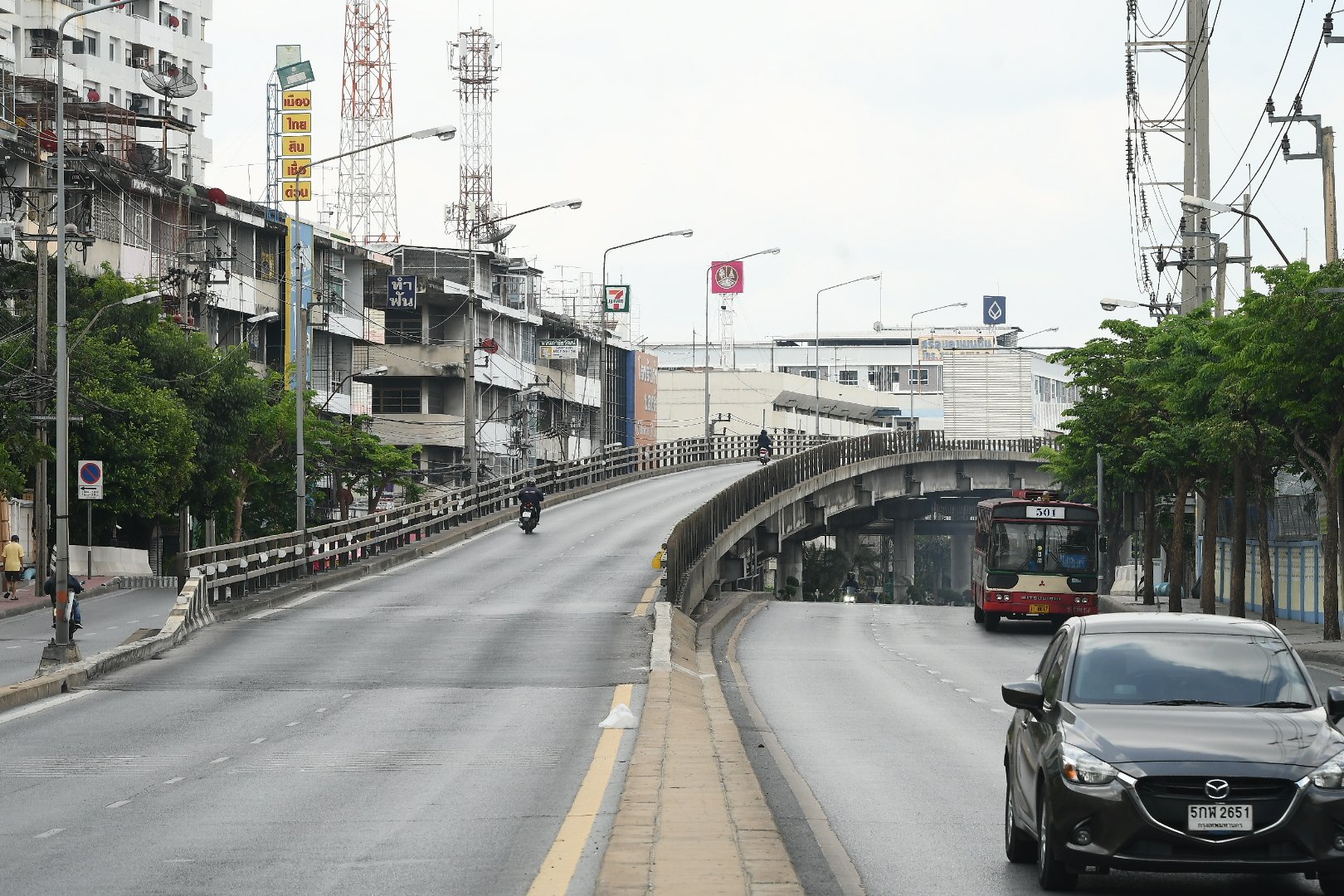 ปิดสะพานบางกะปิ-2.jpg
