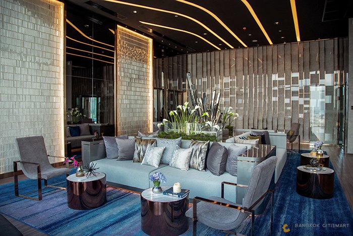 Life Asoke-Rama 9 Skyscraper-Lounge-1.jpg