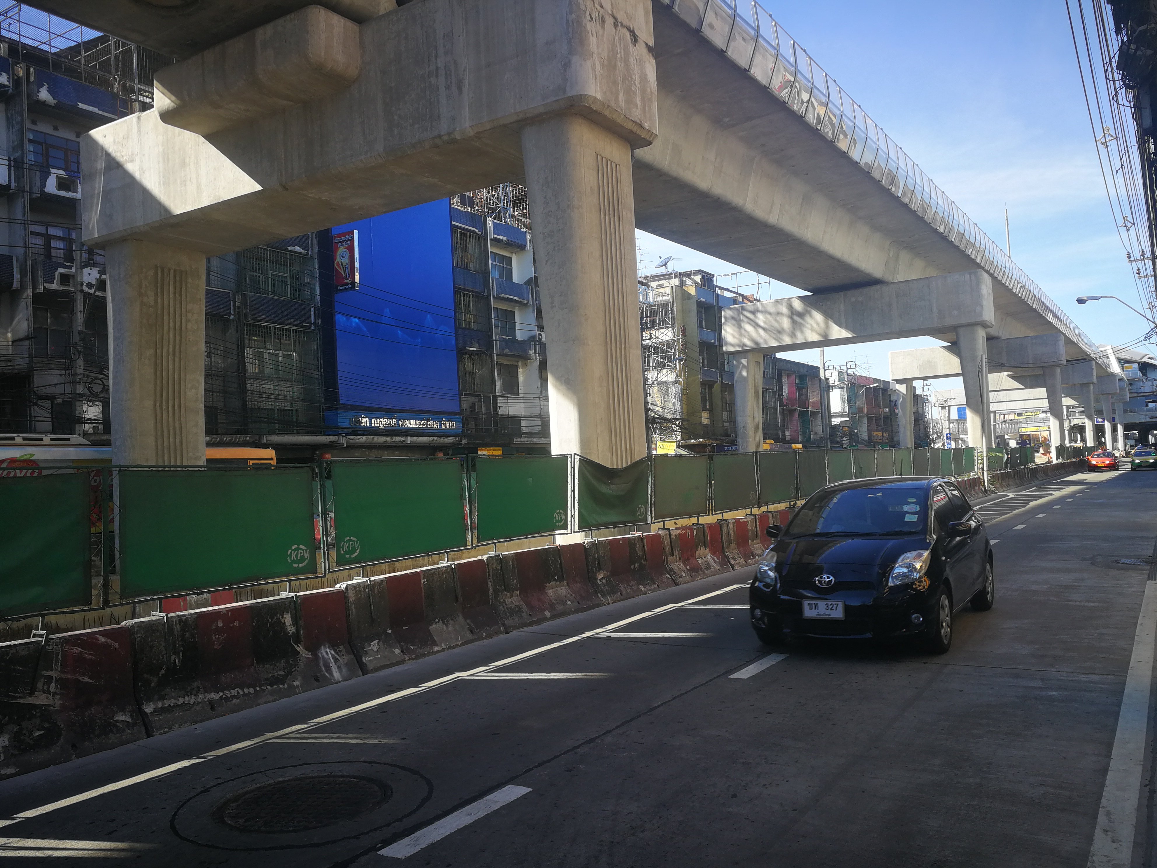 อุโมงค์แยกไฟฉาย-3.jpg