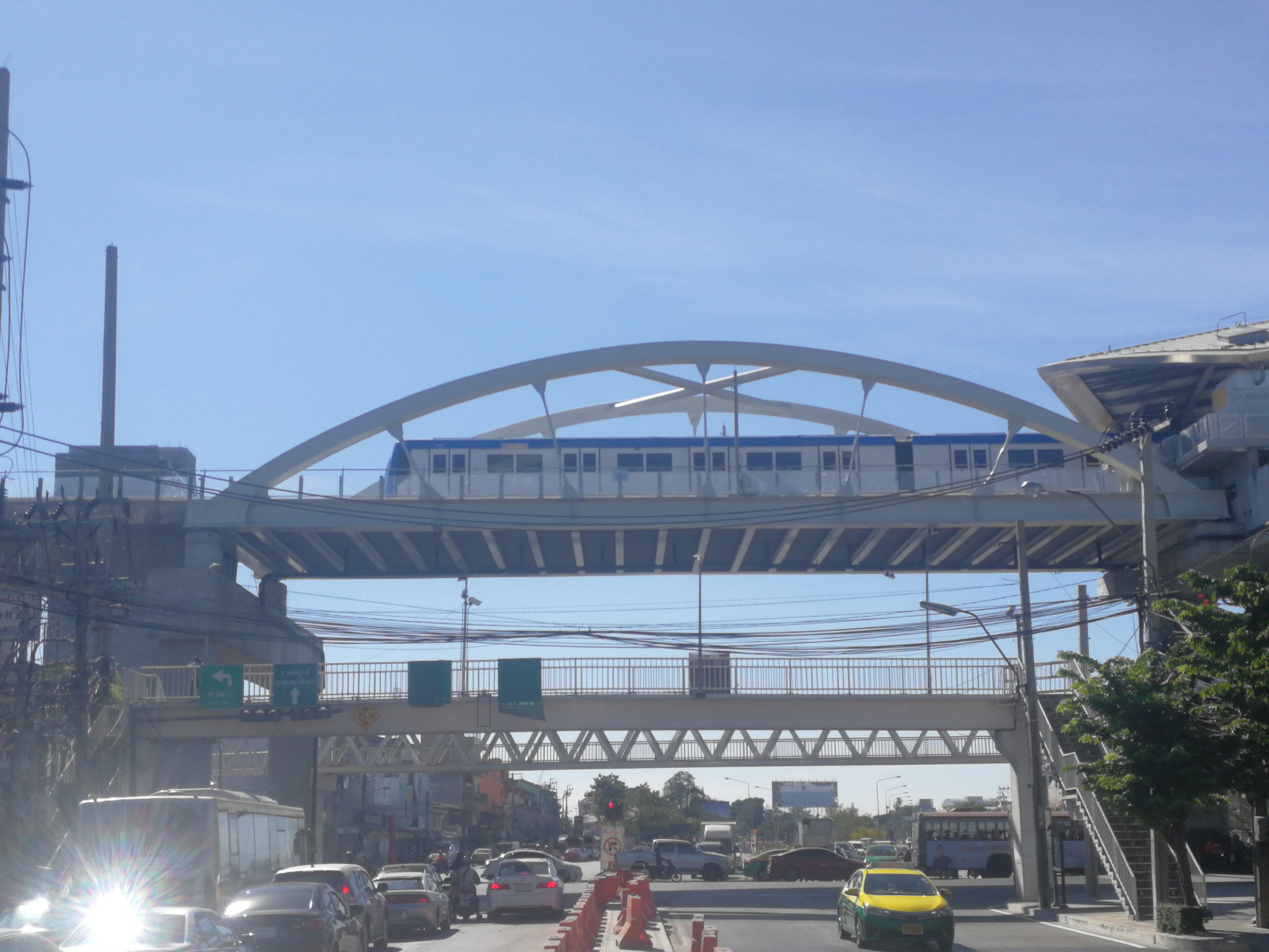 อุโมงค์แยกไฟฉาย-4.jpg