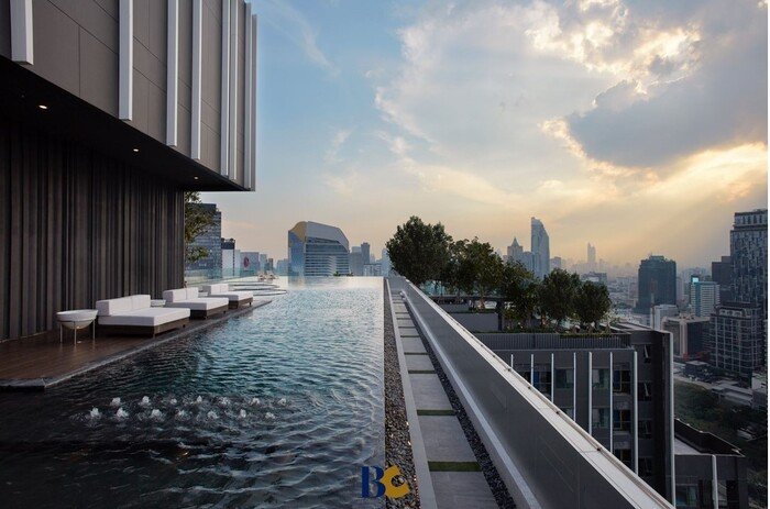Life One Wireless กับ Rooftop Facilities ที่สูงที่สุดบนถนนวิทยุSlide5.jpg