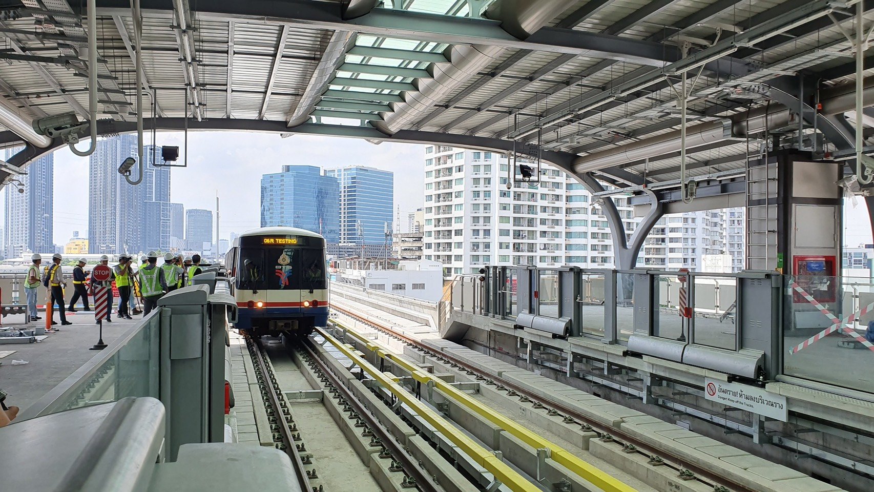 รถไฟฟ้า-BTS.jpg