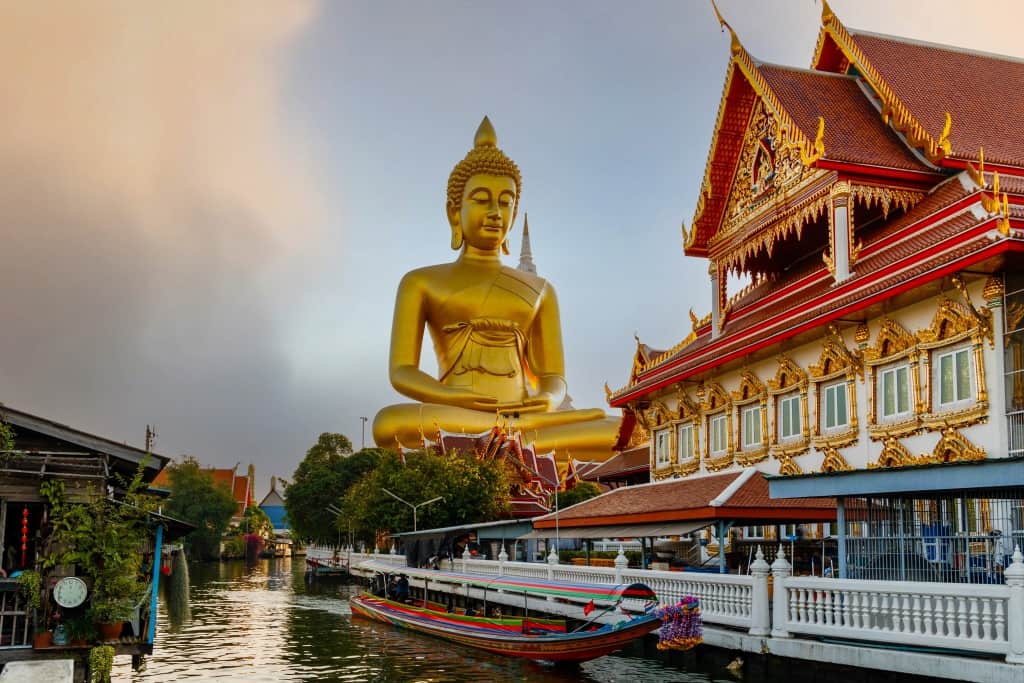 วัดปากน้ำ ภาษีเจริญ แลนด์มาร์กสำคัญย่านท่าพระ
