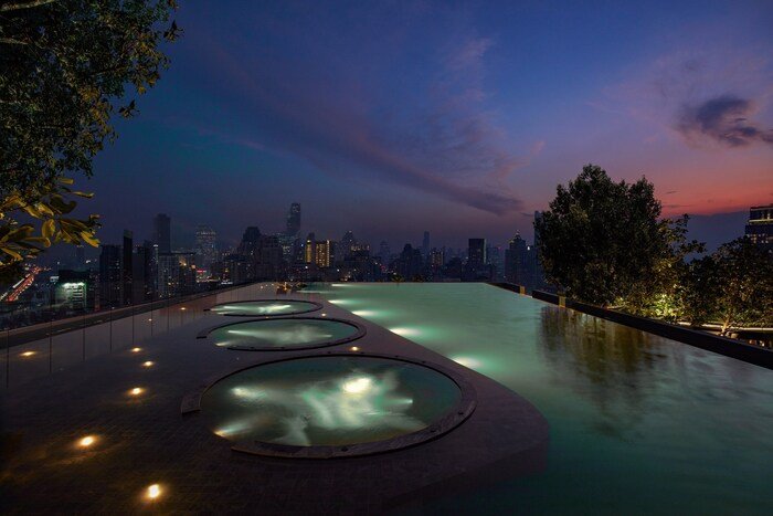 Life-One-Wireless---Jacuzzi-Pool.jpg