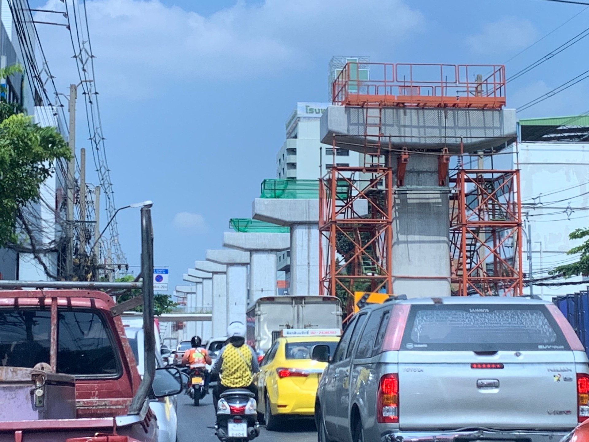 รถไฟฟ้าสายสีเหลือง-ลาดพร้าว-สำโรง-5.jpg
