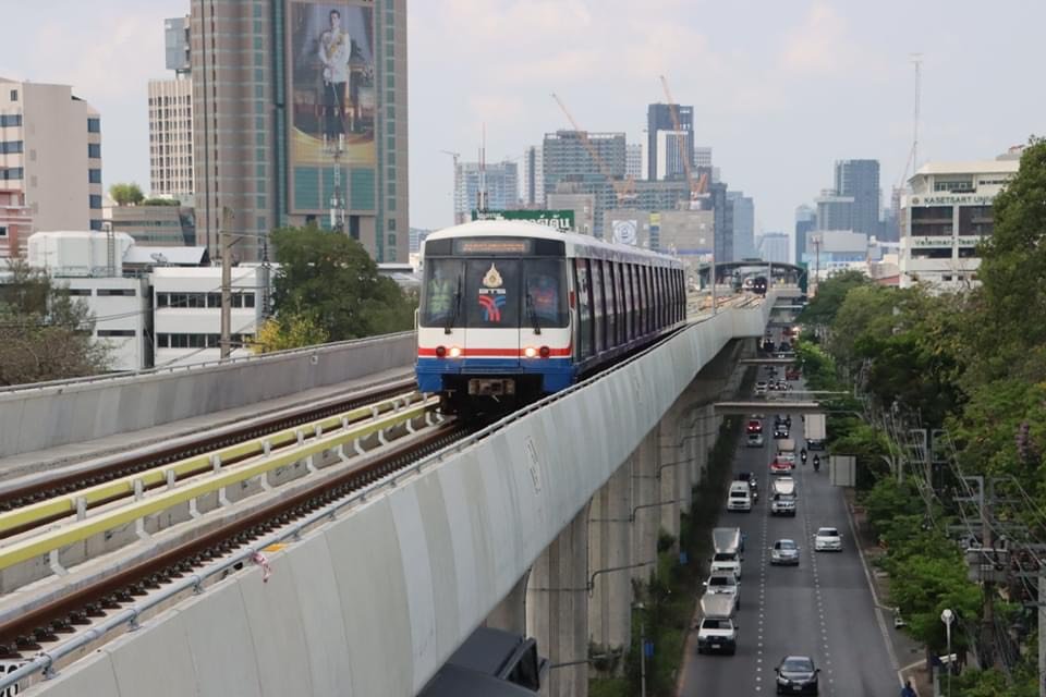 รถไฟฟ้าบีทีเอส-2.jpg