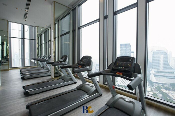 Life One Wireless กับ Rooftop Facilities ที่สูงที่สุดบนถนนวิทยุSlide9.jpg