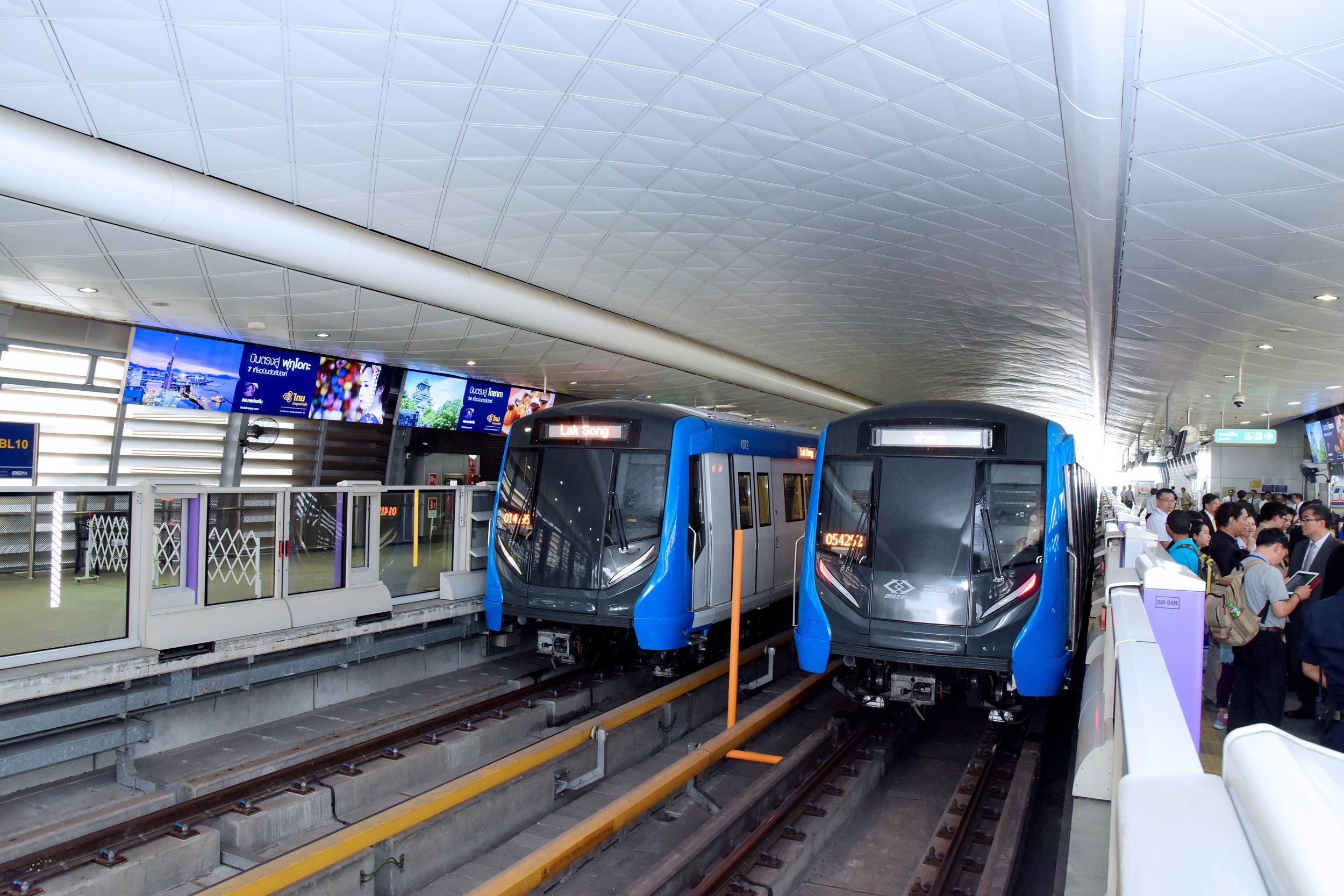 รถไฟฟ้าสายสีเขียว-2.jpg