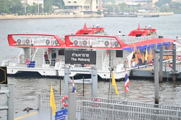 เรือด่วนเจ้าพระยา-รถไฟฟ้า.jpg