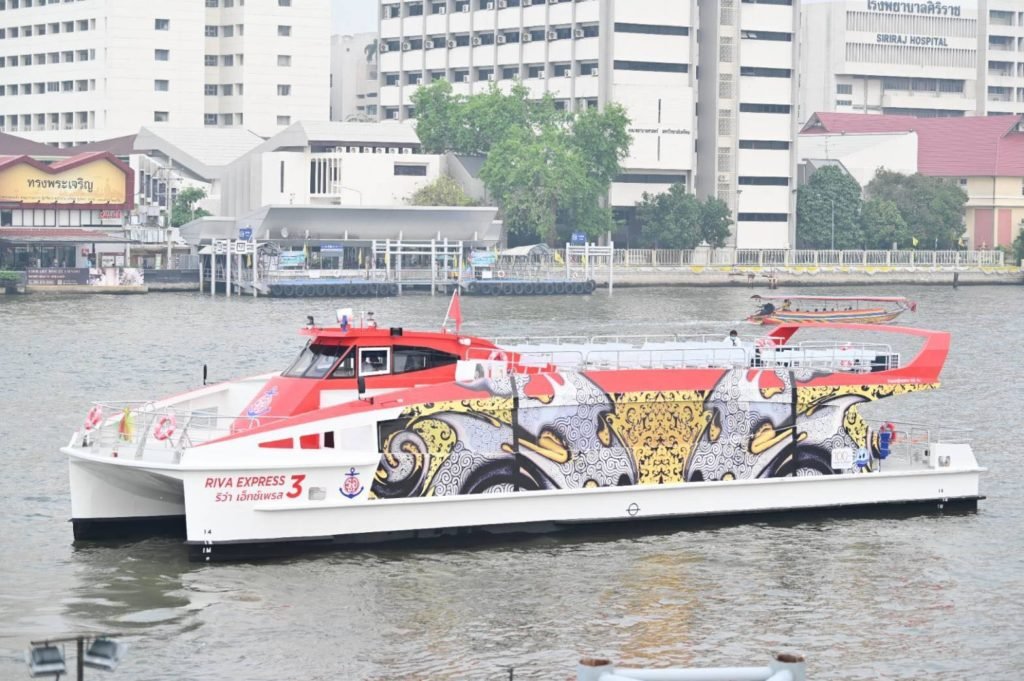 เรือด่วนเจ้าพระยา-รถไฟฟ้า-2.jpg